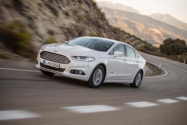 Der neue Ford Mondeo Hybrid ist das erste Hybrid-Fahrzeug, das von Ford in Europa hergestellt und verkauft wird. 